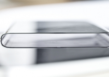 突破 100% 極限？疑似 vivo NEX 3 瀑布式全螢幕 玻璃現身