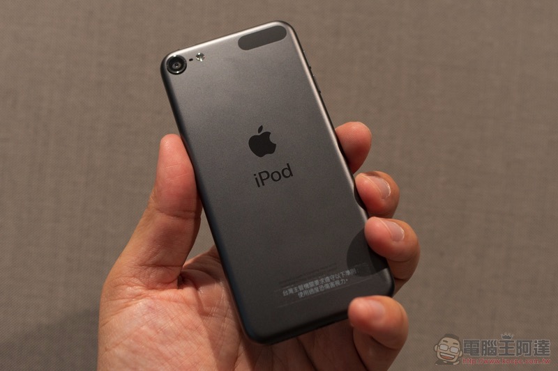 Apple 夏日動漫祭要給你滿滿遊戲優惠，還有更好玩遊戲的 iPod Touch（第 7 代）全色系動手玩 ！ - 電腦王阿達