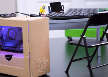 國外玩家打造全球最小 電競電腦套組 ，還能用 30fps 打遊戲