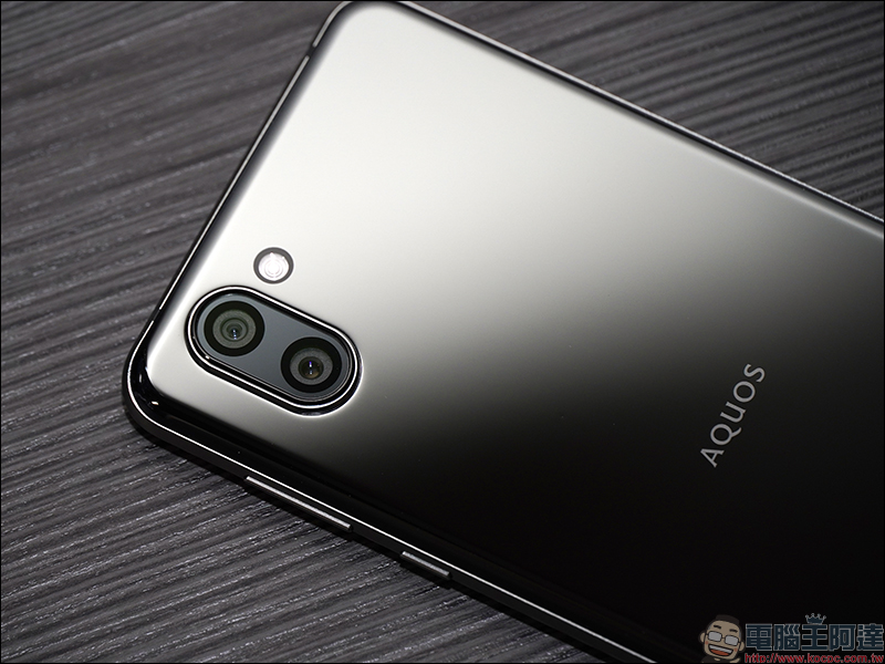 SHARP AQUOS R3 開箱 、評測、動手玩 ：6.2 吋 Pro IGZO 螢幕、高通 S855 處理器日系旗艦手機 - 電腦王阿達