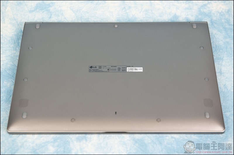 LG gram 17Z990 開箱 - 13