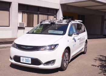 全台第一張 自動駕駛車試車牌 亮相 預計10月於新竹漁港上路