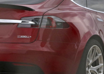 猛獸出閘，更高階的 Tesla Model S P100D+ 實車現身