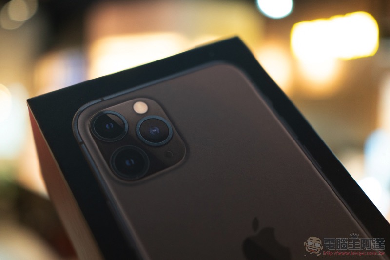 iPhone 11 / iPhone 11 Pro Max 開箱 體驗（同場加「貼」: 膜斯密碼 imos 3D 康寧玻璃 + 全機包膜） - 電腦王阿達