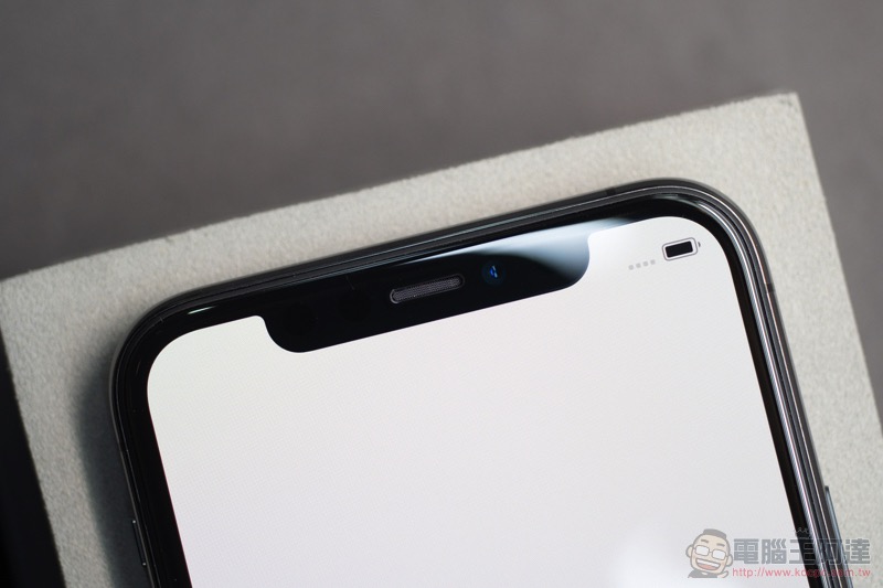 iPhone 11 / iPhone 11 Pro Max 開箱 體驗（同場加「貼」: 膜斯密碼 imos 3D 康寧玻璃 + 全機包膜） - 電腦王阿達