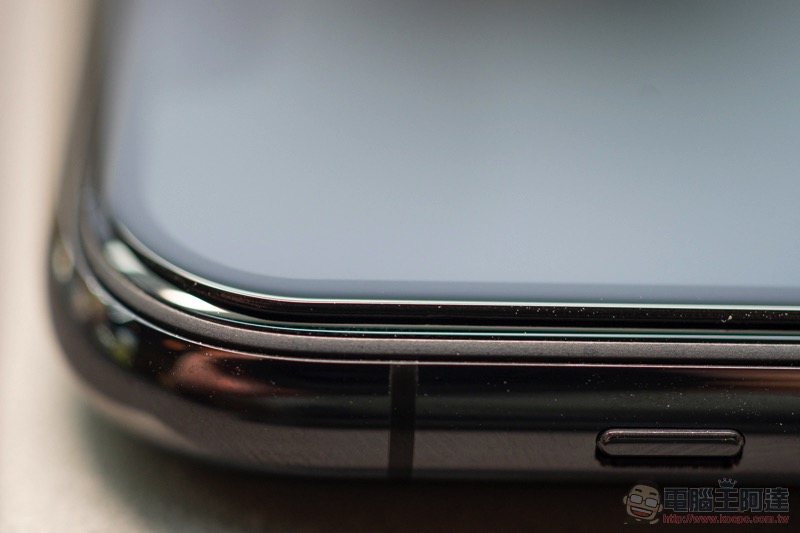 iPhone 11 / iPhone 11 Pro Max 開箱 體驗（同場加「貼」: 膜斯密碼 imos 3D 康寧玻璃 + 全機包膜） - 電腦王阿達