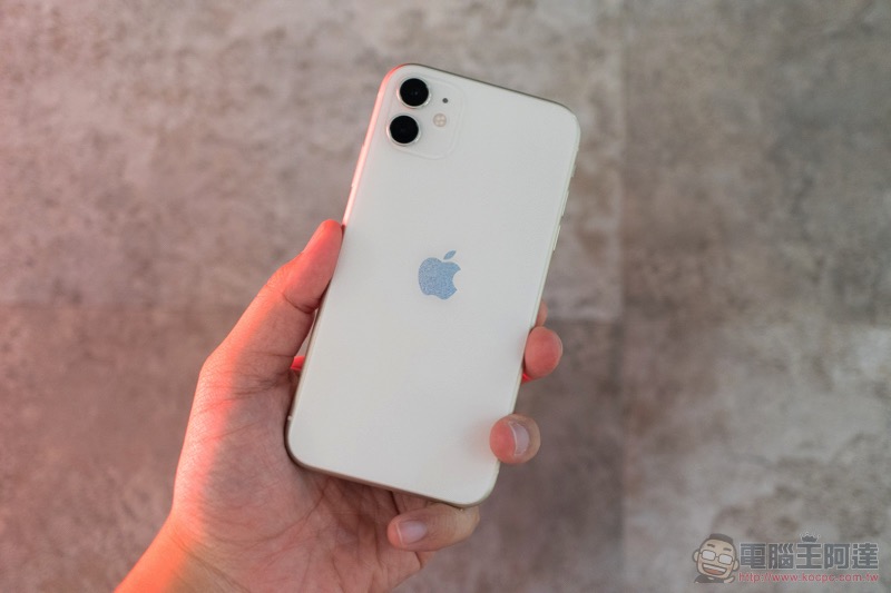 iPhone 11 / iPhone 11 Pro Max 開箱 體驗（同場加「貼」: 膜斯密碼 imos 3D 康寧玻璃 + 全機包膜） - 電腦王阿達