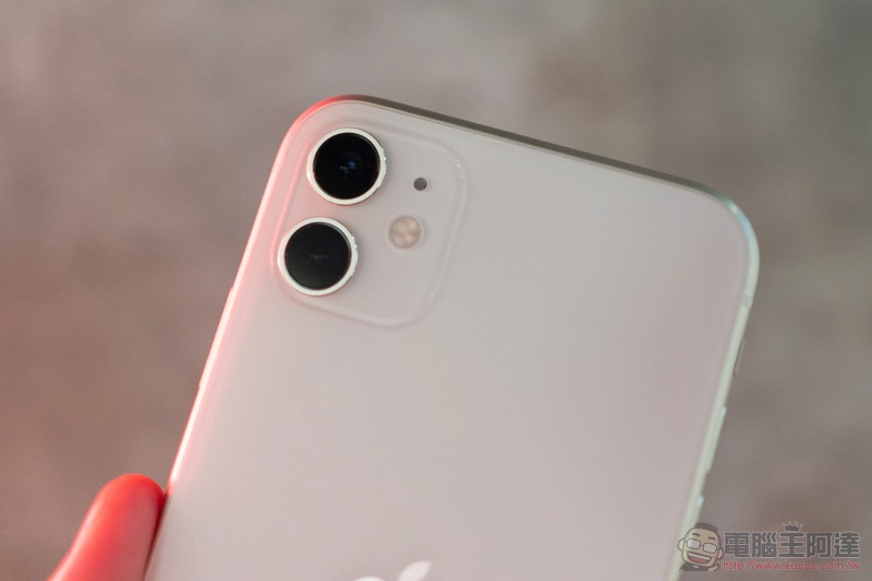 iPhone 11 / iPhone 11 Pro Max 開箱 體驗（同場加「貼」: 膜斯密碼 imos 3D 康寧玻璃 + 全機包膜） - 電腦王阿達