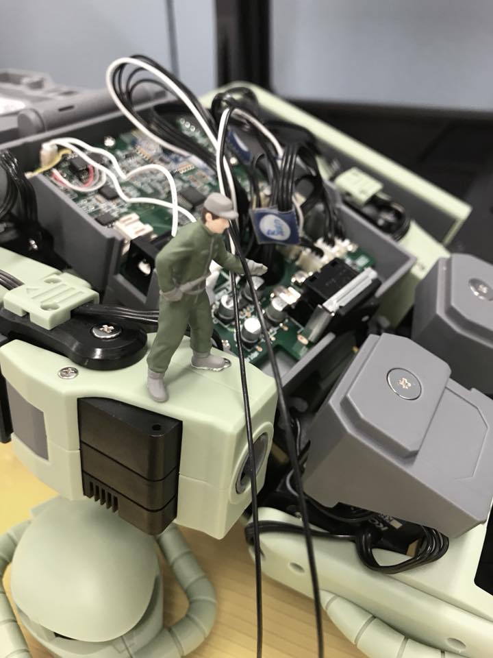 手機可操控的薩克STEM 學習套件 「ZEONIC TECHNICS」 售價約新台幣2萬8 - 電腦王阿達