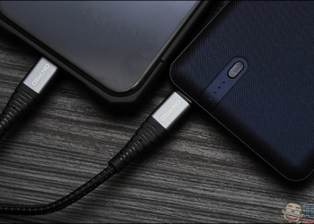 ONPRO MB-XS10PD / MB-XR10 超輕薄 10000mAh 行動電源、MFi 認證 Type-C to Lightning 快充傳輸線 開箱動手玩