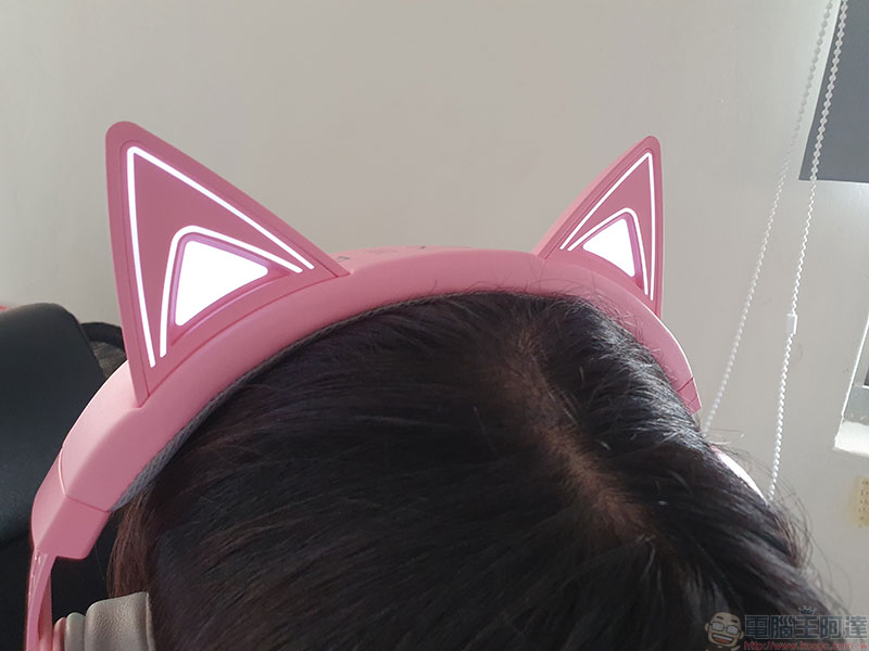 Razer Kraken Kitty Edition 電競耳麥開箱，萌萌粉紅戰鬥喵 - 電腦王阿達