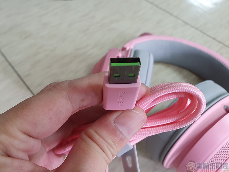 Razer Kraken Kitty Edition 電競耳麥開箱，萌萌粉紅戰鬥喵 - 電腦王阿達
