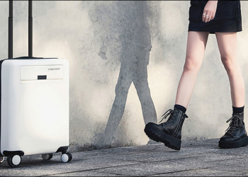 小米有品推出 COWAROBOT智能隨行旅行箱 ：支援人臉識別認前後自動跟隨主人、20公里超長續航