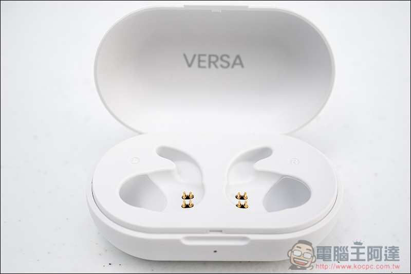 VERSA 真無線藍牙耳機 開箱、體驗 同場加映 XROUND 無線快充充電板 - 電腦王阿達