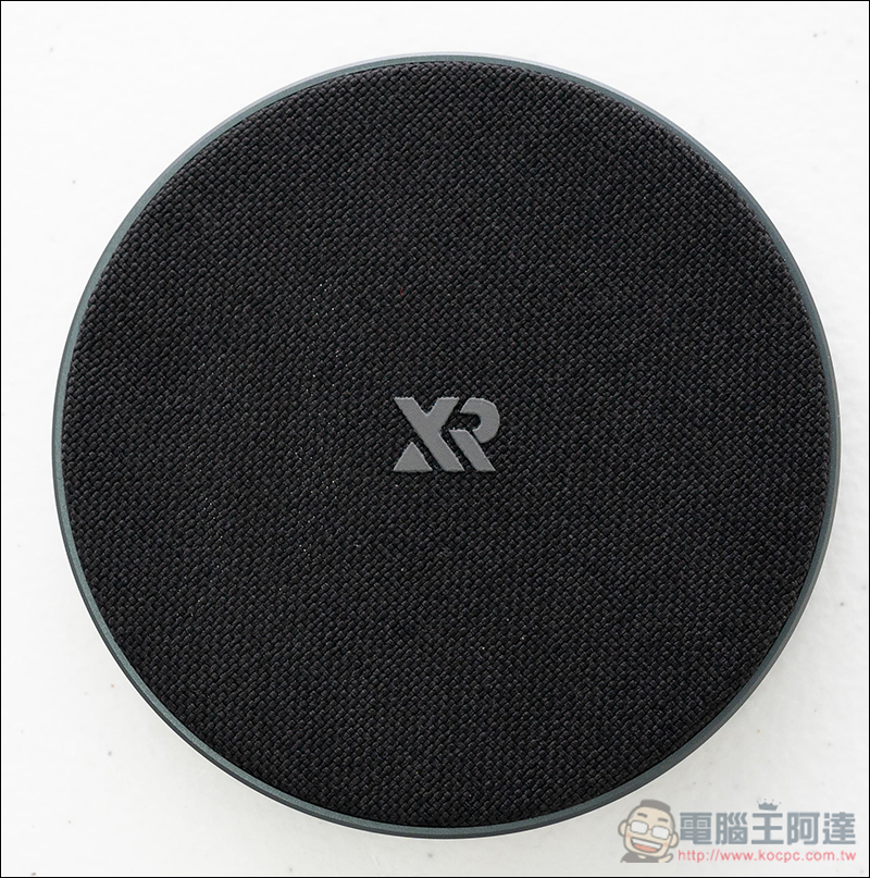 VERSA 真無線藍牙耳機 開箱、體驗 同場加映 XROUND 無線快充充電板 - 電腦王阿達