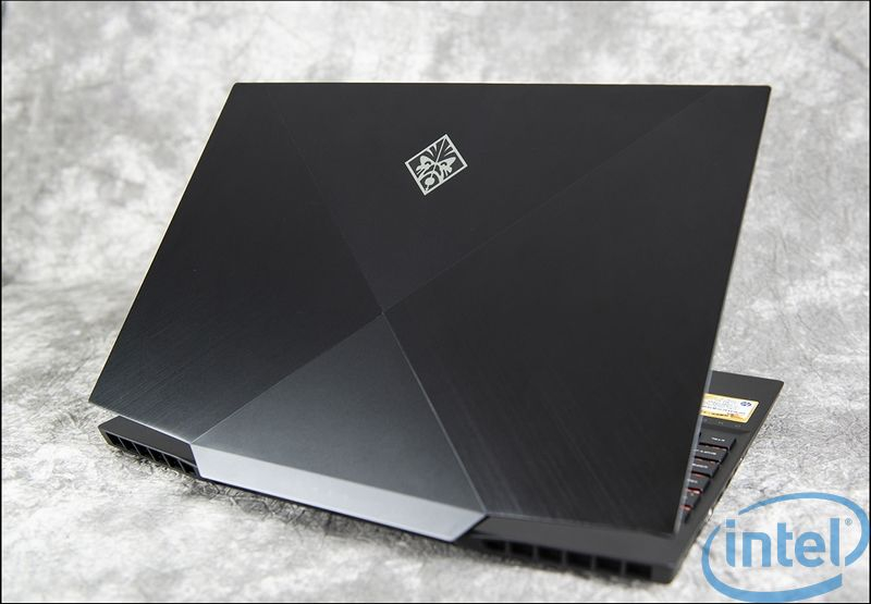 猛獸級的效能 精品級的設計 HP OMEN 15 超輕薄電競筆電開箱評測