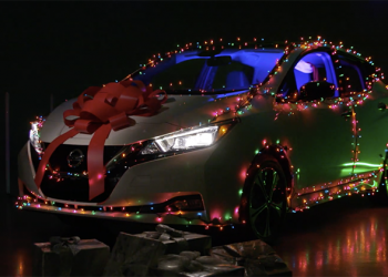 迎接聖誕 Nissan Leaf 電動車也會以「叮噹」聲默默從你身旁飄出（是警告音啦！）
