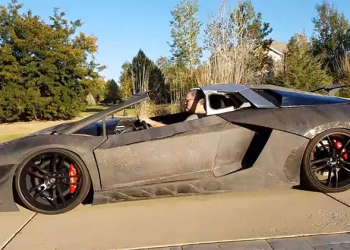 藍寶堅尼 Aventador 好帥！國外教授自己 DIY 一台原廠都說讚