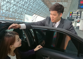 LINE TAXI叫車平台 推出機場接送服務，單趟1,050元起 加碼贈送300元乘車券