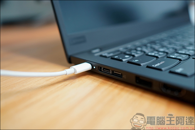 Lenovo ThinkPad X1 Carbon 7th 開箱，只有一公斤出頭的高效能軍規Ultrabook - 電腦王阿達