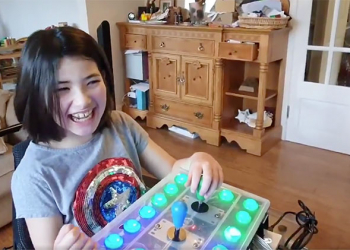 老爸用 Xbox Adaptive Controller 改造，達成身障女兒玩 Switch 遊戲的願望