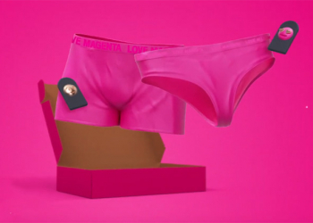 德國電信因應情人節到來推出 Love Magenta 系列藍牙內褲