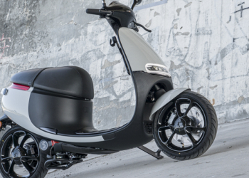 關閉暗黑模式， Gogoro S1 冰岩灰 實車動眼看