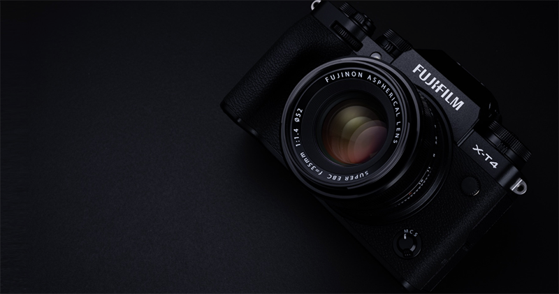 富士 X-T4 無反登場：4K 60fps、全翻轉螢幕、機身防手震、續航提升 - 電腦王阿達
