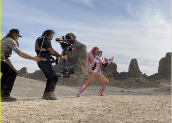 用手機拍的　Lady Gaga單曲MV《Stupid Love》使用iPhone 11 Pro 拍攝 - 電腦王阿達