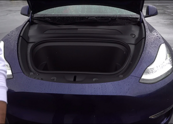 特斯拉 TESLA Model Y 內裝開箱影片搶先看！