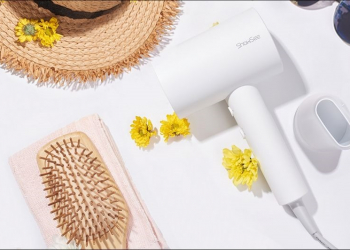 隨手吹出女神光！ 小適White 負離子吹風機 FlyingV 上架預售 - 電腦王阿達