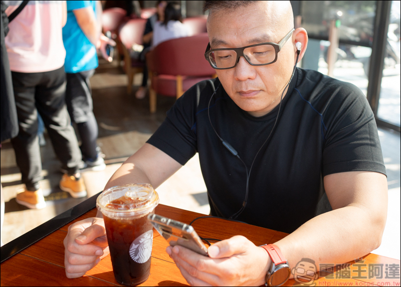 Shure AONIC 50無線降噪頭戴式耳機開箱動耳聽，同場加映AONIC 4 - 電腦王阿達