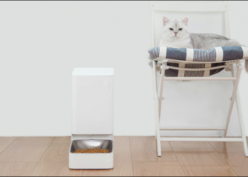 小米推出小頑智能寵物餵食器，全天候自動餵食管家，售價約 1,675 元