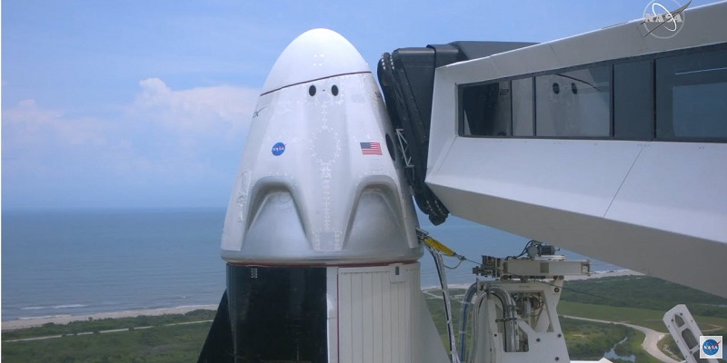 SpaceX與NASA合作 順利以天龍號太空船載人飛行升空 - 電腦王阿達