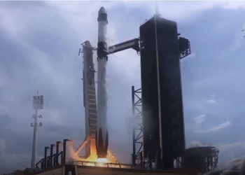 SpaceX與NASA合作 順利以天龍號太空船載人飛行升空