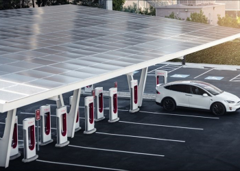 台灣特斯拉七月開始收超充取超時佔用費，下半年開始正式全面收費 - 電腦王阿達