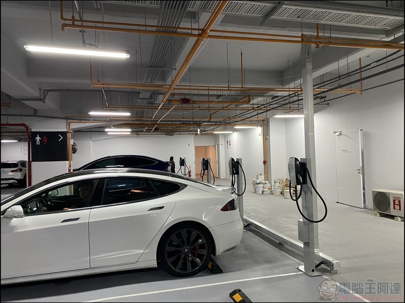 台南市美術館 2 館 Tesla  V3  超級充電站 - 06