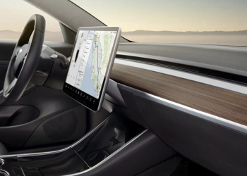 Tesla 想到用簡單的方式來幫車主省電 ：「關空調」（嗯… 有稍微智慧一點）