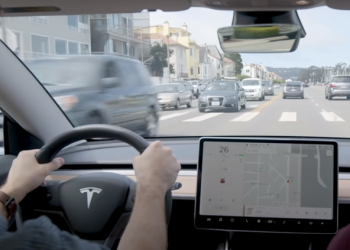 特斯拉「全自動駕駛功能」推出時間不斷跳票，外媒解釋為什麼會拖這麼久時間 - 電腦王阿達