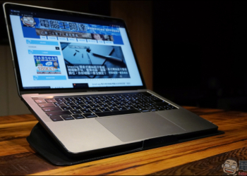 MOFT 隱形立架筆電包開箱動手玩：高質感收納、支撐一次搞定！隱藏魔術大空間，個人配件一包帶走