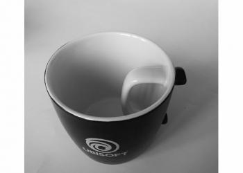 中國區 Sheepedia X Ubisoft 年度聯名計劃馬克杯難產，原因是手把作反了