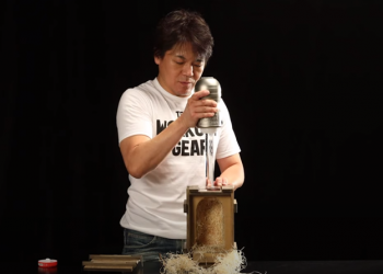 能一邊打槍一邊鍛鍊的重達 4 公斤 TENGA WORKOUT GEAR 飛機杯，社長還親自示範怎麼使用+配音 - 電腦王阿達