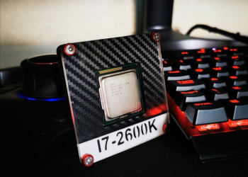 國外玩家把陪伴許久的舊 CPU 製作成杯墊紀念，超帥外型讓不少網友都表示想入手 - 電腦王阿達