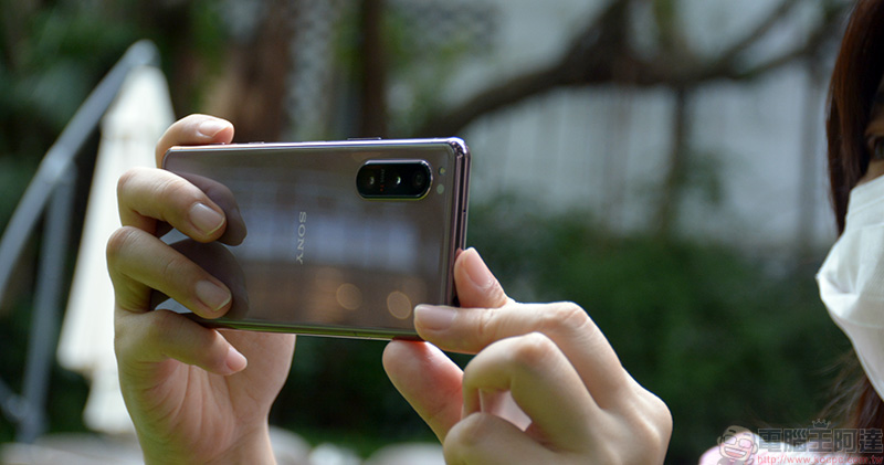 用 Xperia 5 II 抓住城市裡每個不起眼的感動，幸福感不一定要靠旅行 - 電腦王阿達