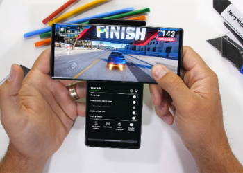 LG Wing 開箱與拆解影片上架，結合彈簧、滑軌與減震器的精巧轉軸結構