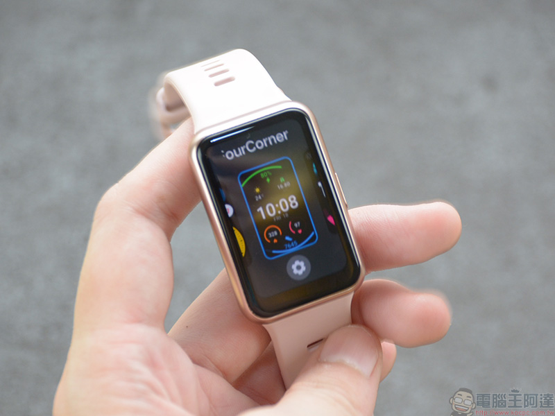 為年輕族群而生 HUAWEI WATCH FIT 開箱動手玩，運動教練、健康專員隨身相伴 - 電腦王阿達