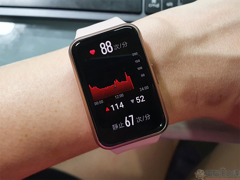 為年輕族群而生 HUAWEI WATCH FIT 開箱動手玩，運動教練、健康專員隨身相伴 - 電腦王阿達