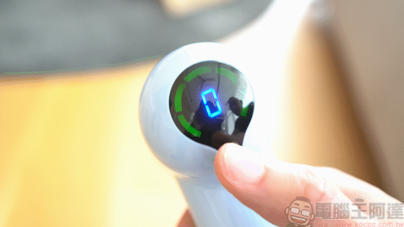 BLAUPUNKT 藍寶AI筋膜震動按摩槍，德國工藝品質，從此讓痠痛遠離你；同場加映小藍寶筋膜按摩槍，首創精油按摩設計，小資族最佳首選 - 電腦王阿達