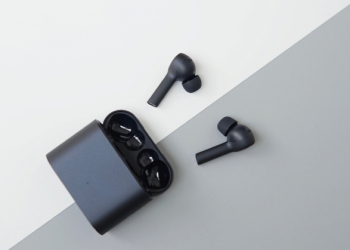 小米藍牙耳機Air2 Pro 即將推出，外觀細節、規格、動手玩提前曝光