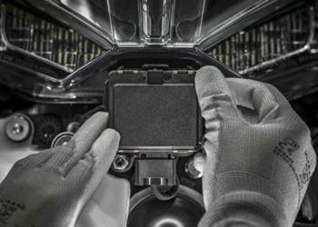 Ducati 發表搭載 ACC 自動跟車的市售版重機 Multistrada V4